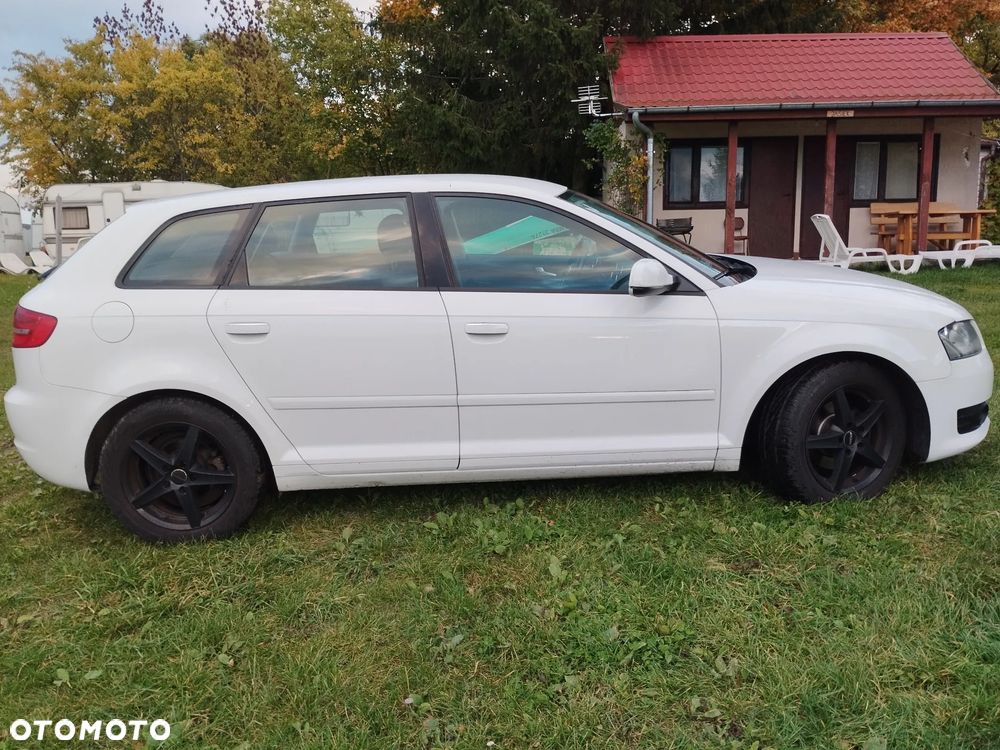 Audi A3 Sportback 1.6 TDI Ambiente - 3