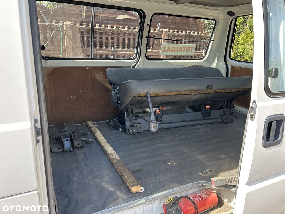 Mitsubishi L300 - 6