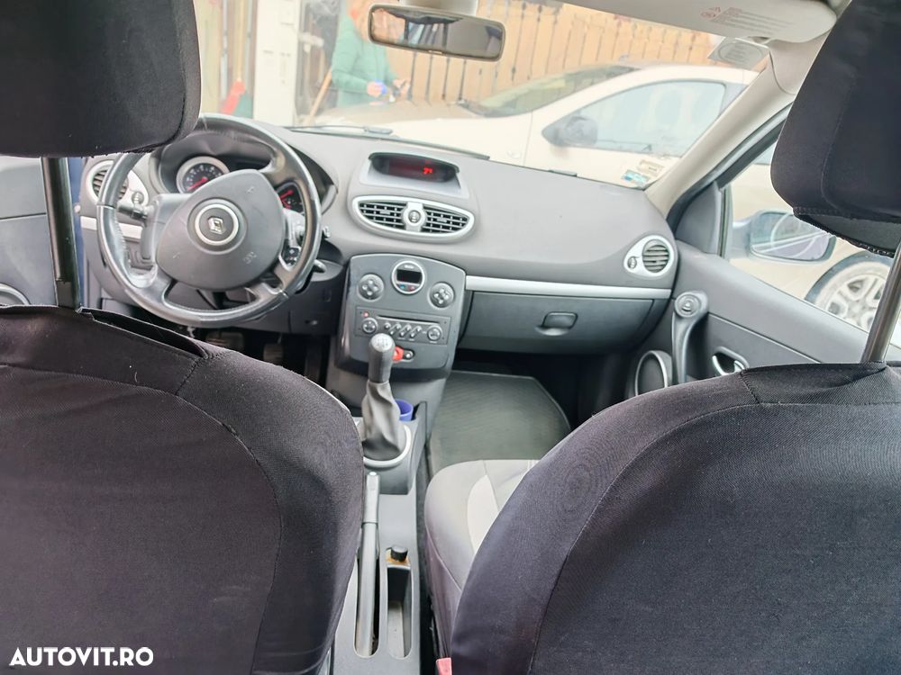 Renault Clio 1.4 16V Dynamique - 11