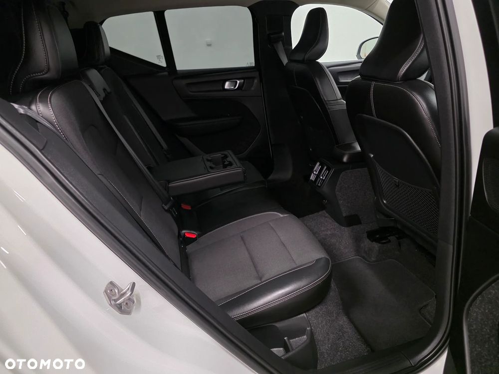 Volvo XC 40 D3 SCR R-Design - 19