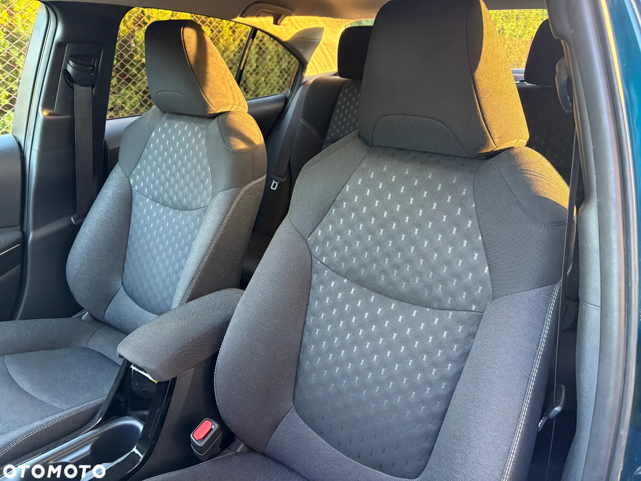 Toyota Corolla 1.8 Hybrid Comfort - 16