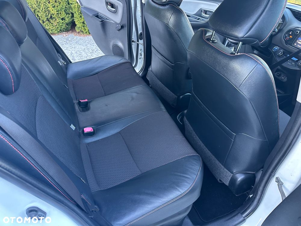 Toyota Yaris Hybrid 100 Premium - 12