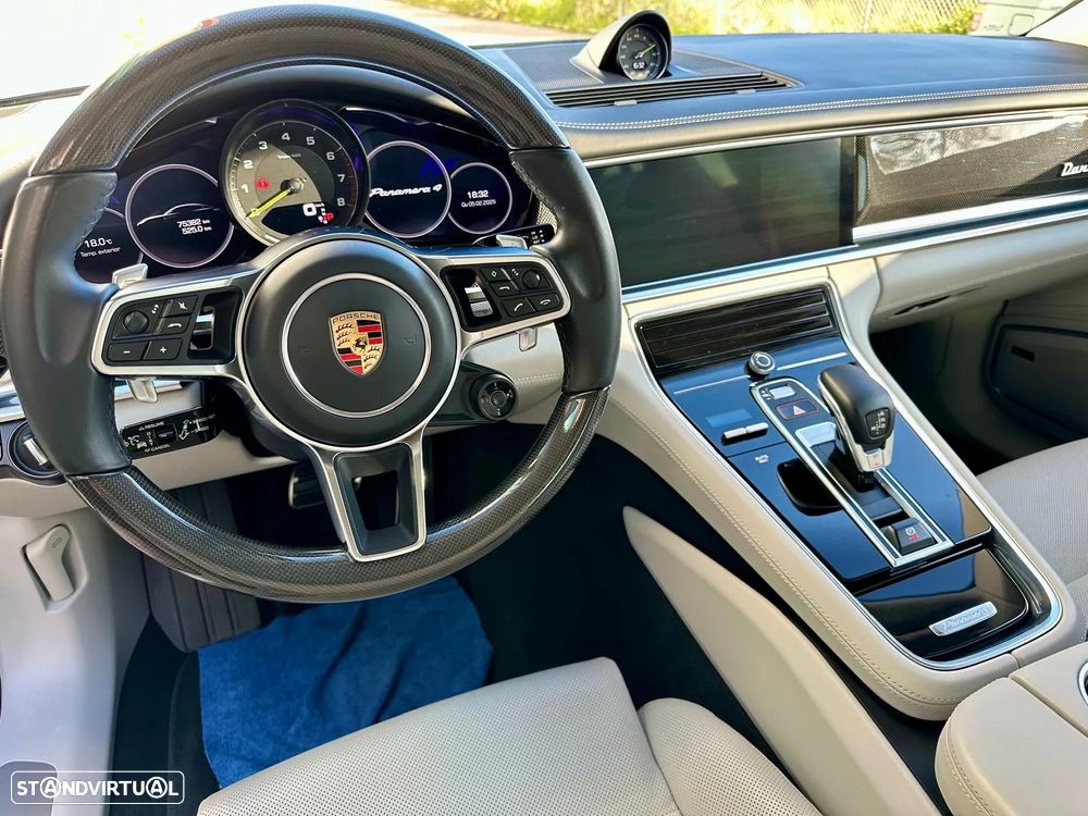 Porsche Panamera 4 E-Hybrid - 16