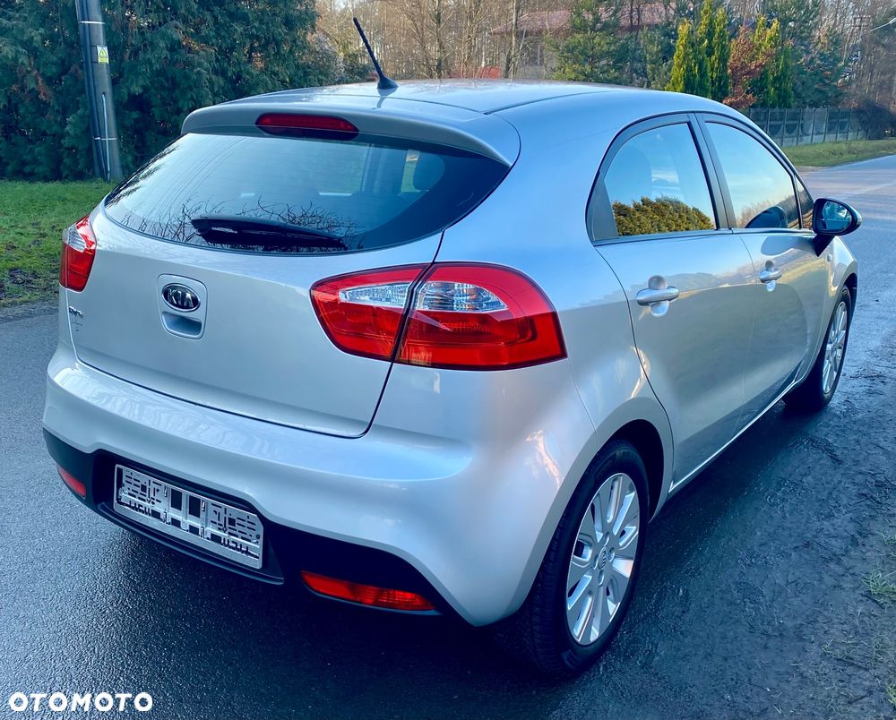 Kia Rio 1.2 Attract - 11
