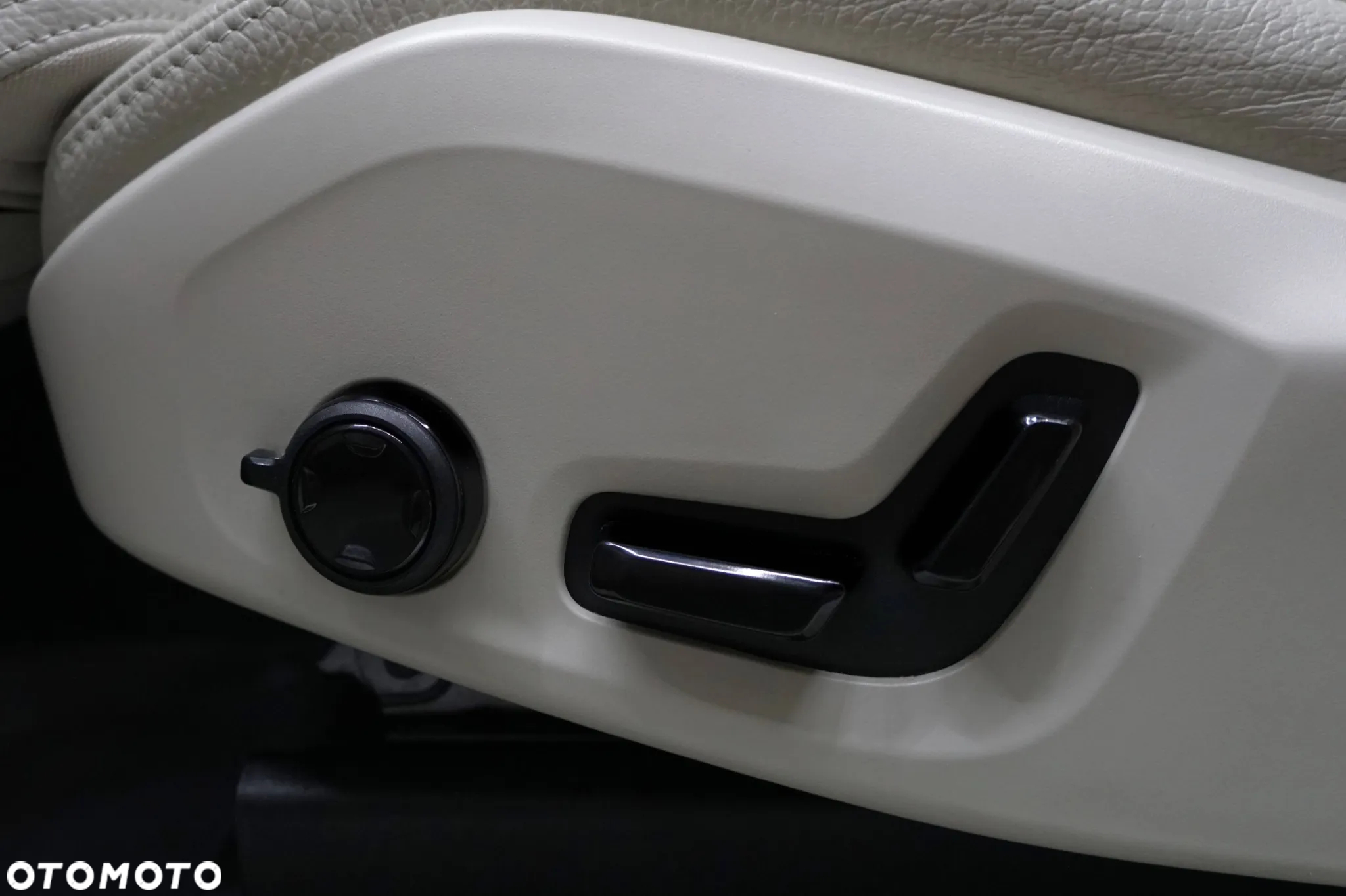 Volvo XC 60 B4 B Inscription - 13