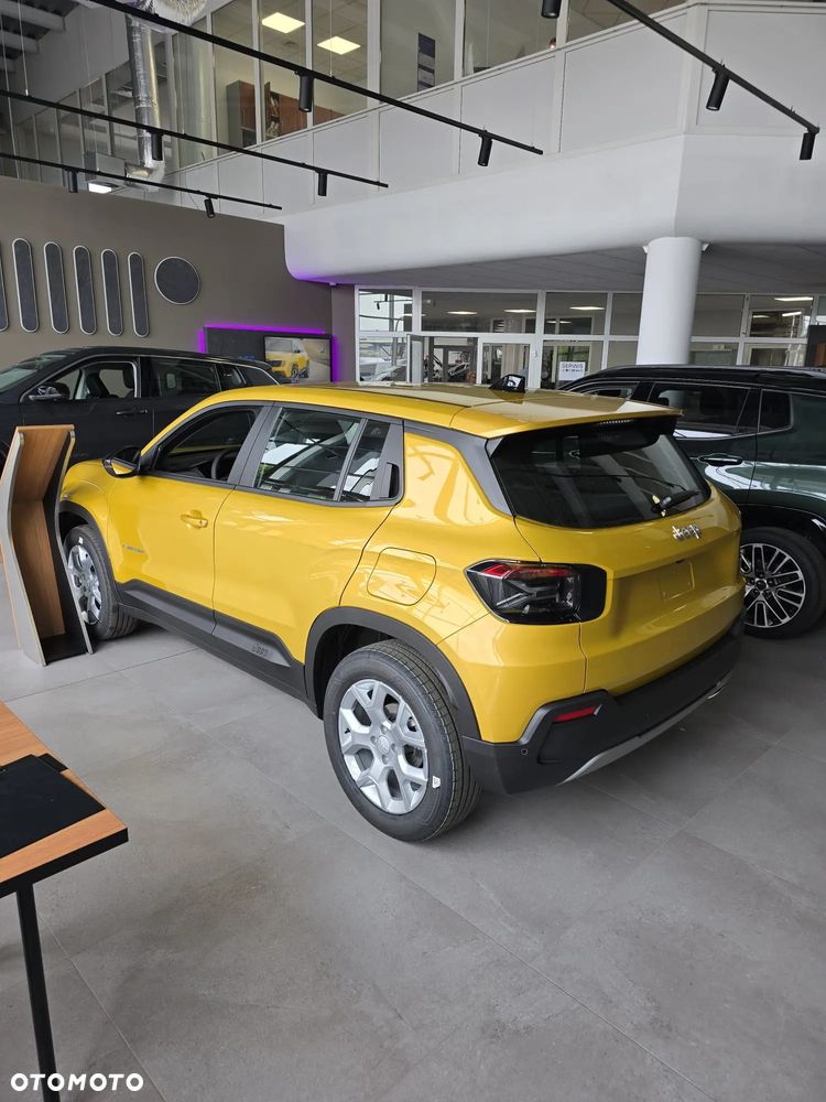 Jeep Avenger 1.2 T3 mHEV Altitude FWD eDCT6 - 2