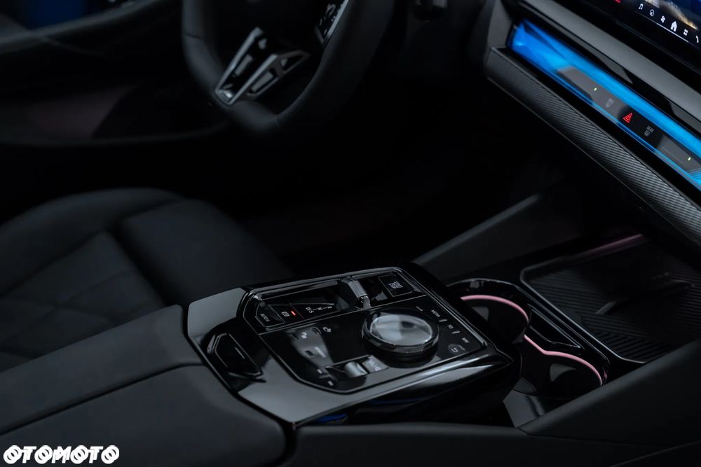 BMW Seria 5 520i mHEV M Sport - 29