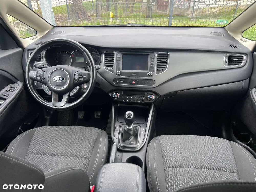 Kia Carens - 6