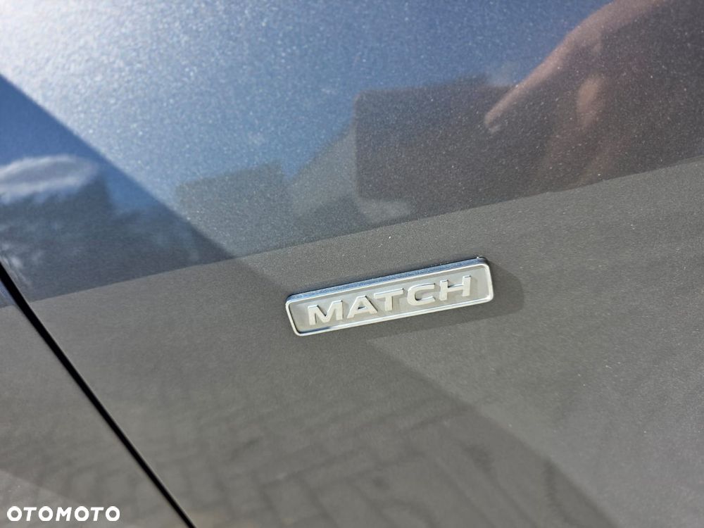 Volkswagen Touran 2.0 TDI DPF MATCH - 4