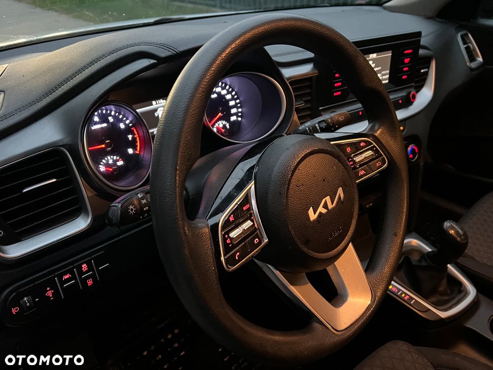 Kia Ceed - 13