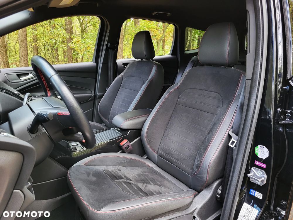 Ford Kuga 1.5 EcoBoost 2x4 ST-Line - 12