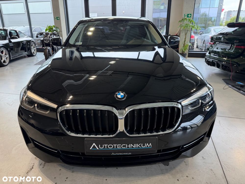 BMW Seria 5 520d xDrive Business Edition - 3