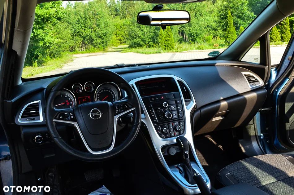 Opel Astra 1.6 Cosmo - 29