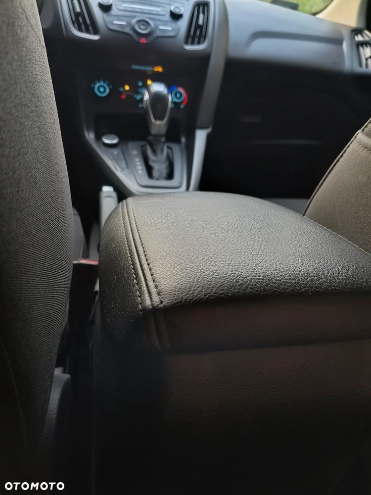 Ford Focus 2.0 16V Sport - 20