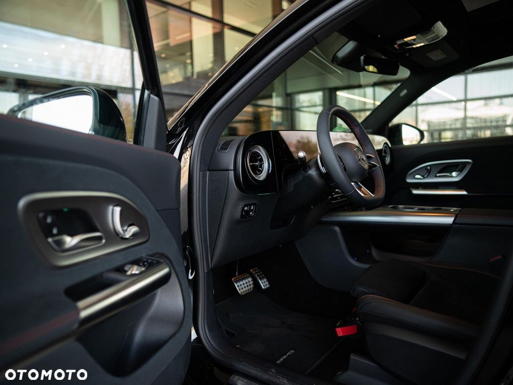 Mercedes-Benz GLB - 9