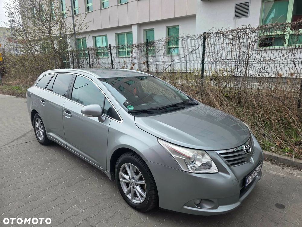 Toyota Avensis Touring Sports 1.8 Team Deutschland - 3