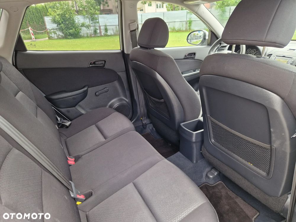Hyundai i30 1.4 Blue Classic - 13