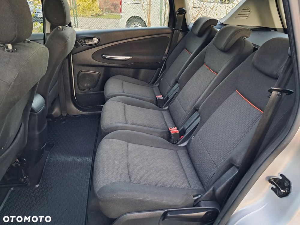 Ford S-Max 2.0 TDCi DPF Ambiente - 9