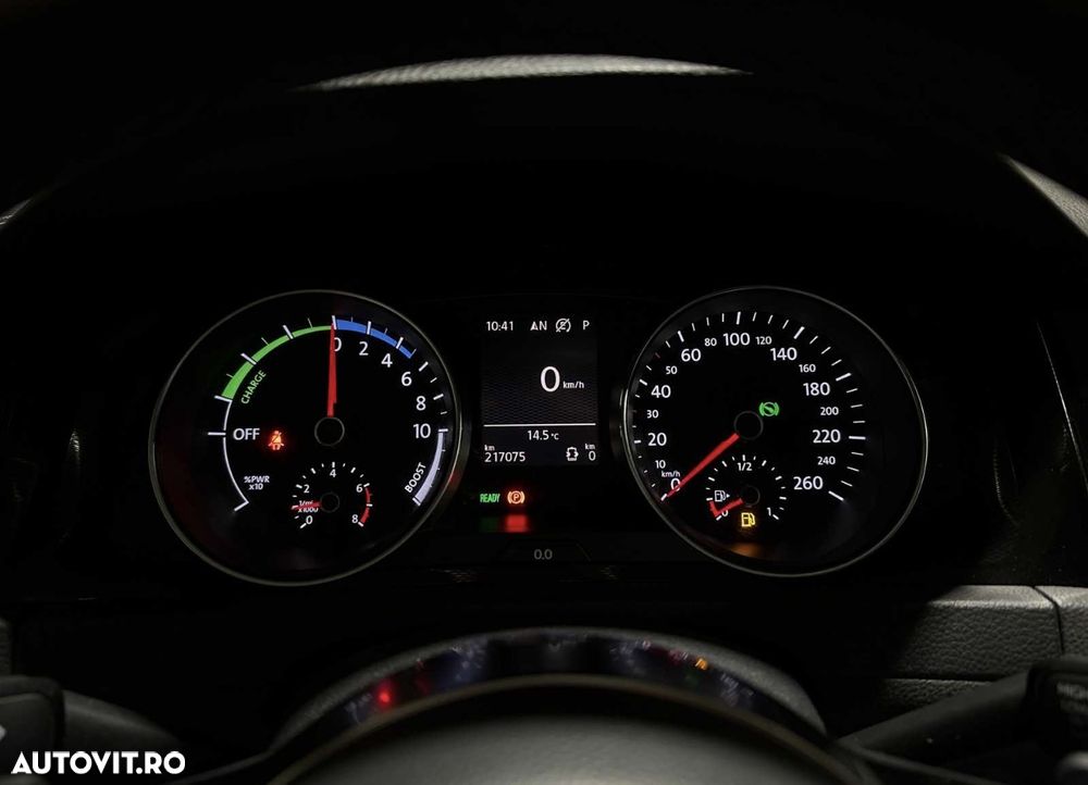 Volkswagen e-Golf - 11