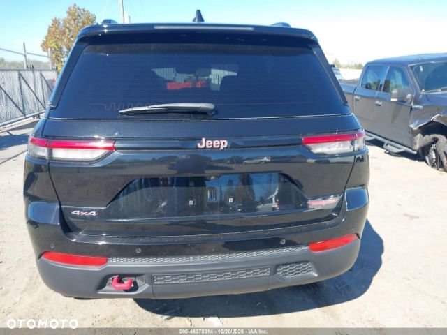 Jeep Grand Cherokee - 13