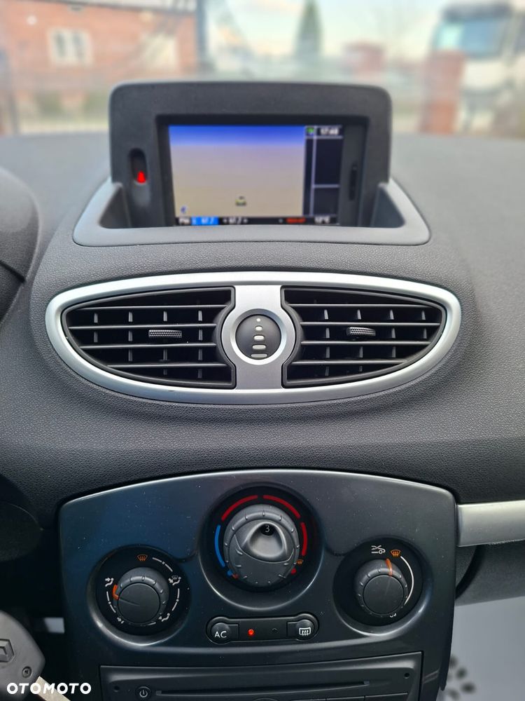 Renault Clio 1.2 16V 75 TomTom Edition - 12