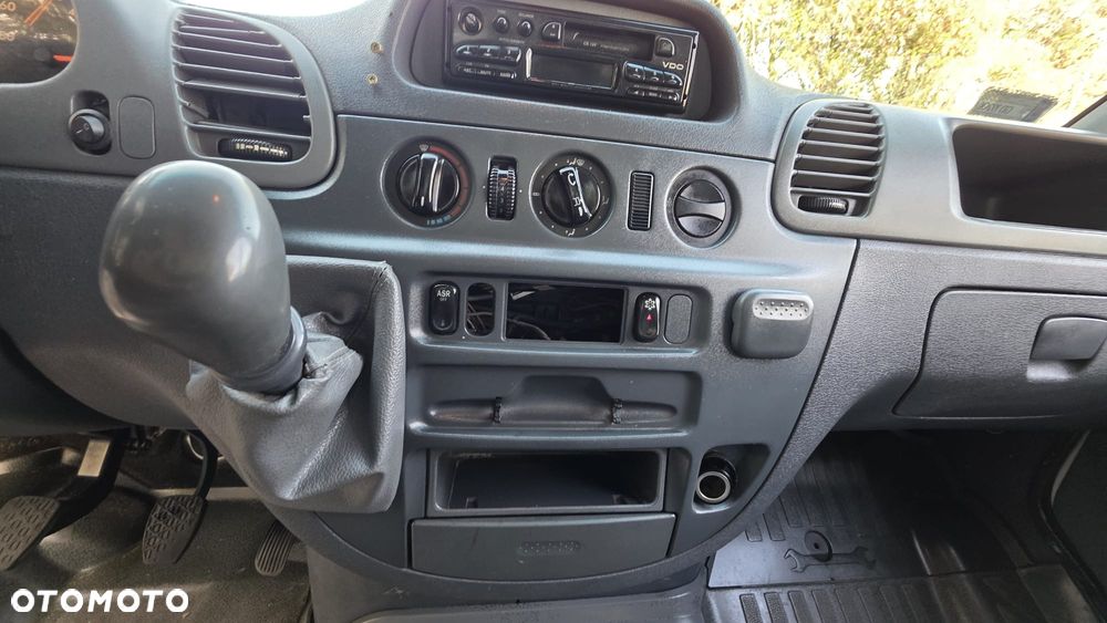 Mercedes-Benz Sprinter - 19