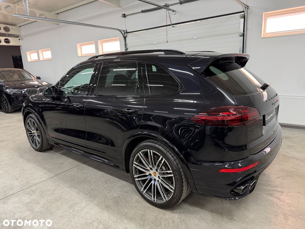 Porsche Cayenne - 12