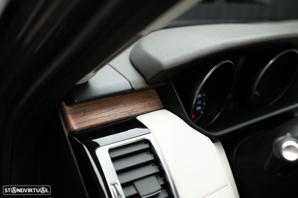 Land Rover Discovery 3.0 TD6 HSE Auto - 38