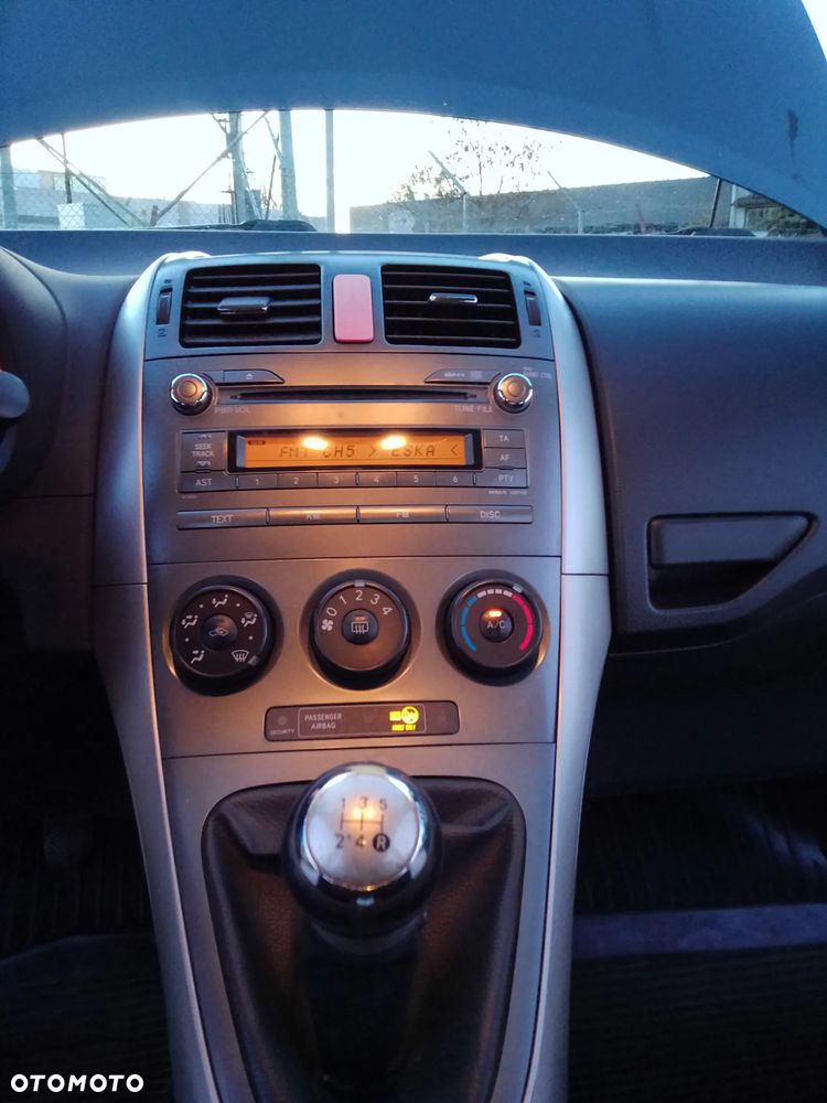 Toyota Auris 1.6 VVT-i Team - 22