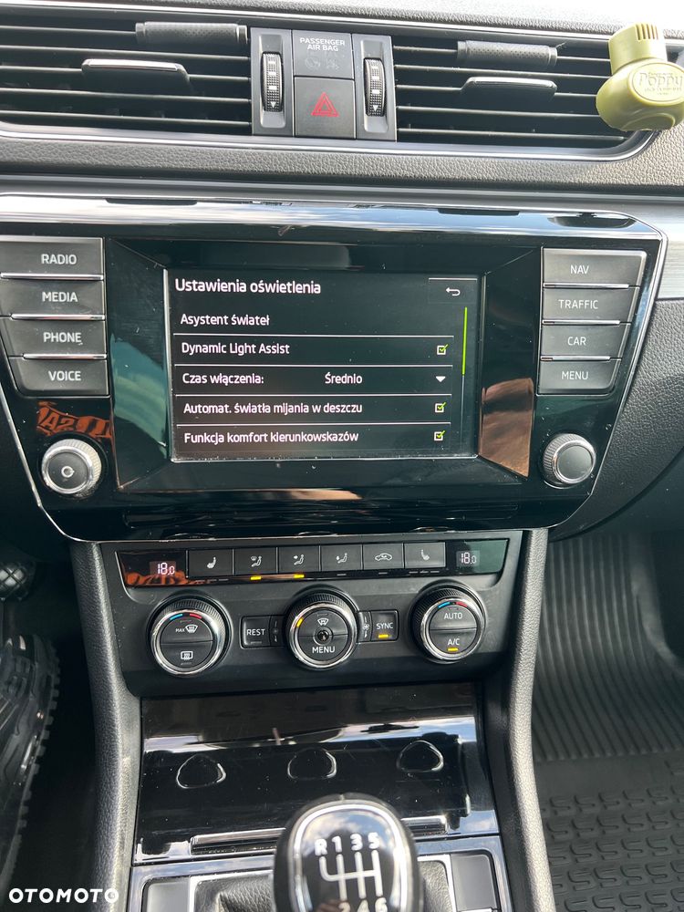 Skoda Superb 2.0 TDI Ambition - 8