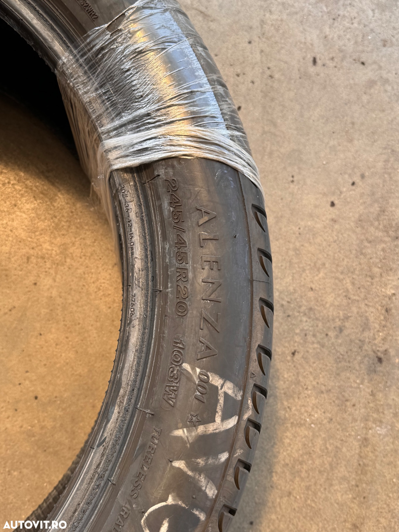 Vând set anvelope 245/45/20-275/40/20 bridgestone de vară cu runflat ca noi - 6