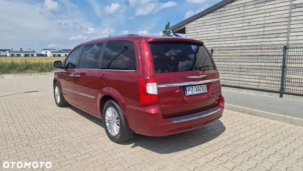 Chrysler Town & Country 3.6 Limited - 24