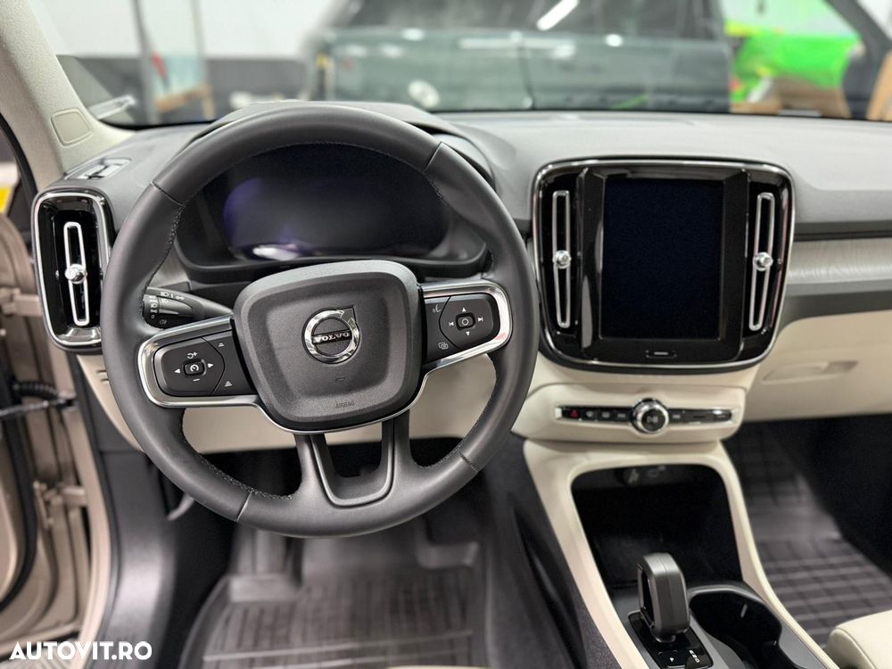 Volvo XC 40 B3 AT FWD MHEV Core - 13