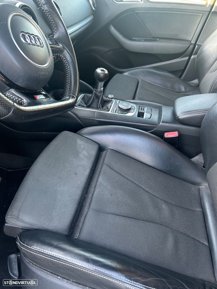 Audi A3 Sportback 1.6 TDI (clean diesel) S line Sport Pack - 34