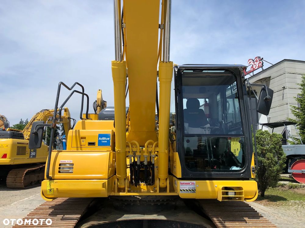 Komatsu PC210LC-11 - 12