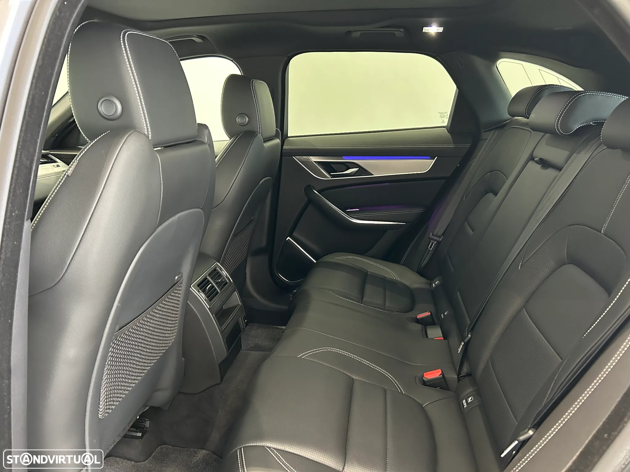 Jaguar F-Pace 2.0 P400e AWD R-Dynamic S - 7
