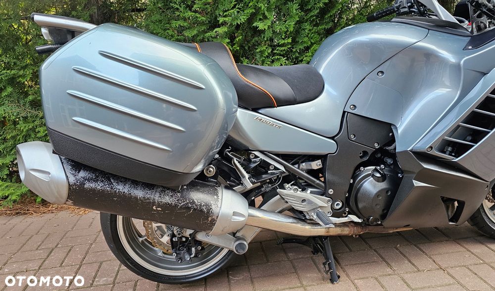 Kawasaki GTR - 6