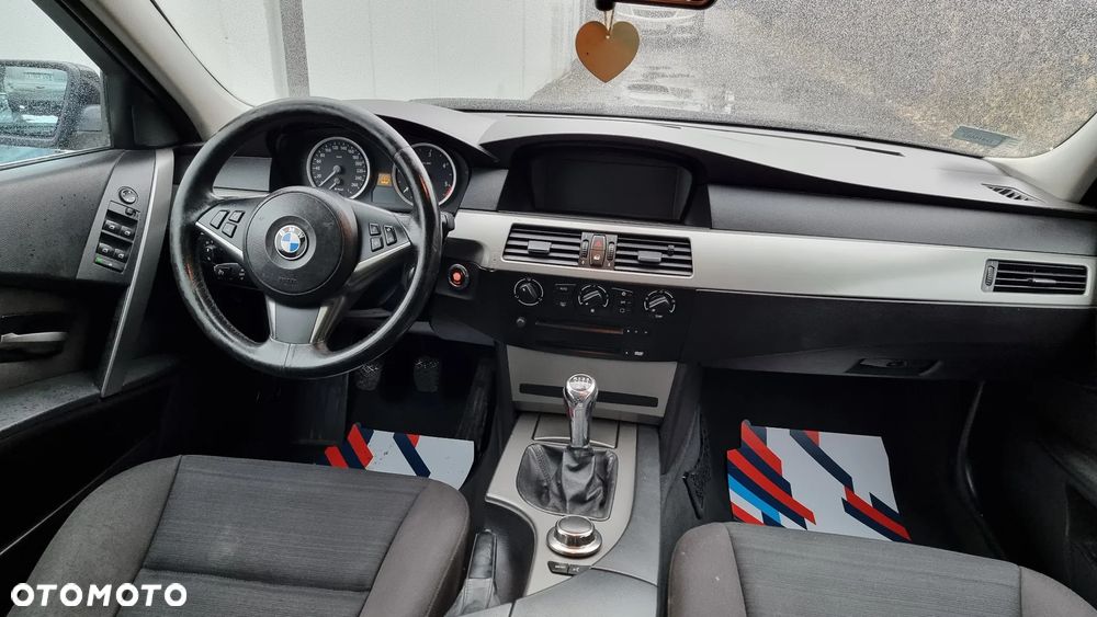 BMW Seria 5 525d - 10
