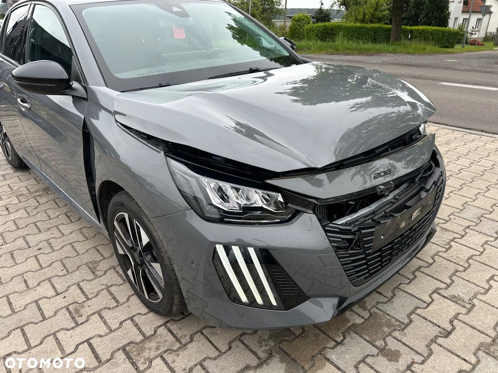 Peugeot 208 - 5
