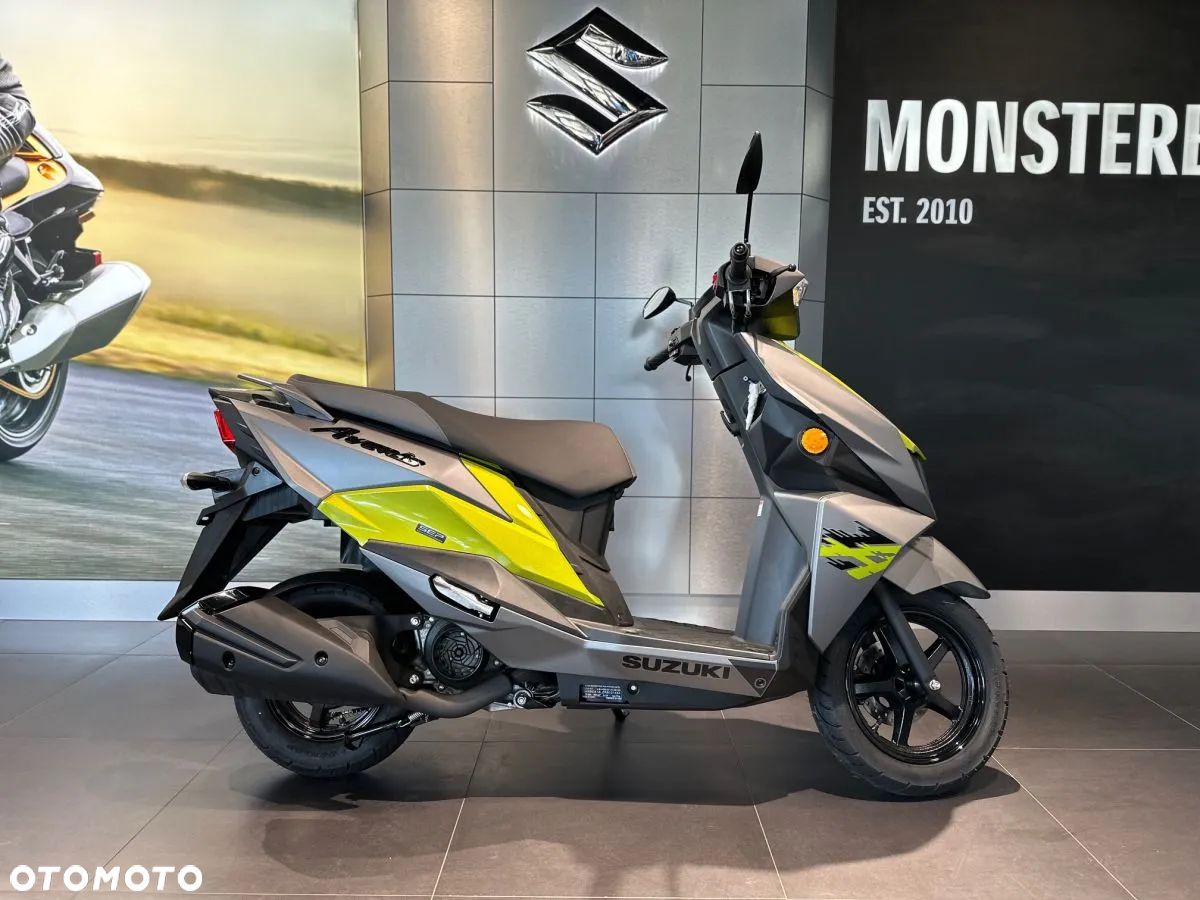 Suzuki Avenis - 1
