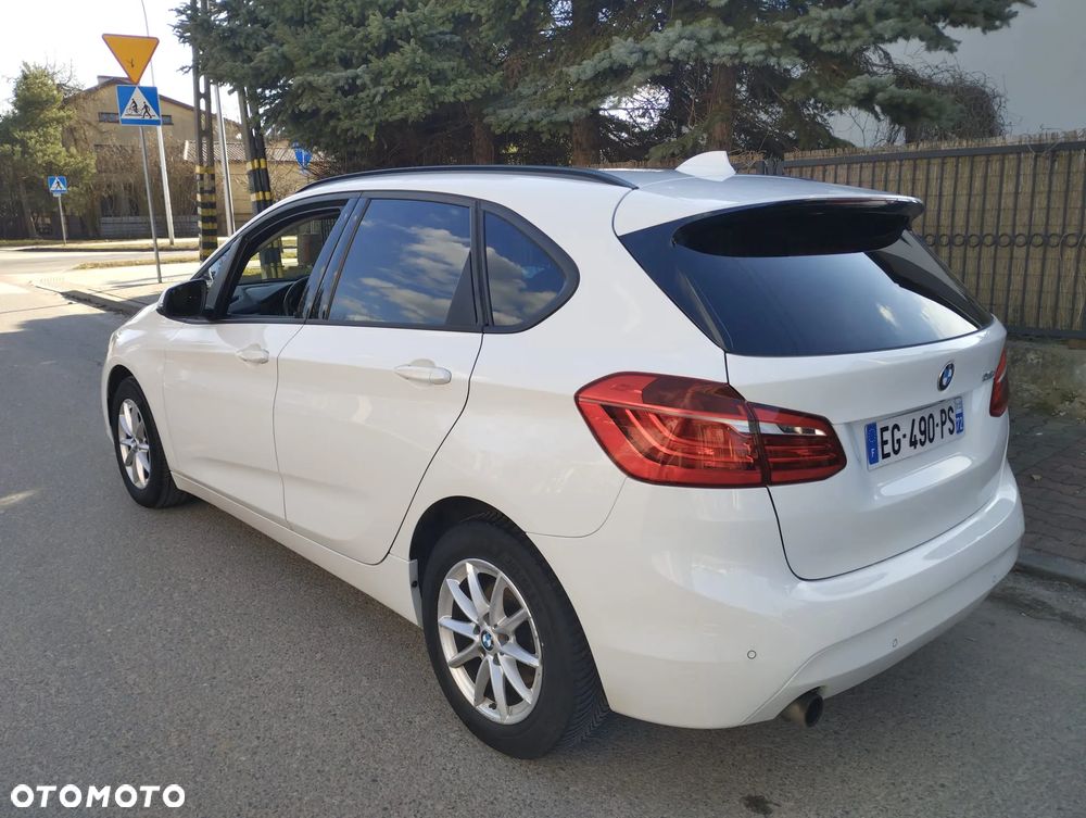 BMW Seria 2 216d - 4