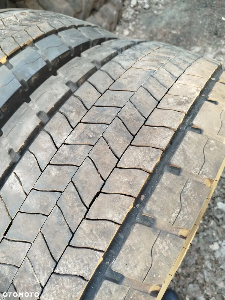 295/6022.5 Goodyear Fuelmax D 2x90% bieżnika z felgą be napraw. - 2