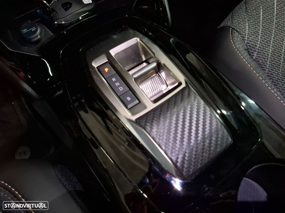 Peugeot e-2008 54 kWh Allure - 17