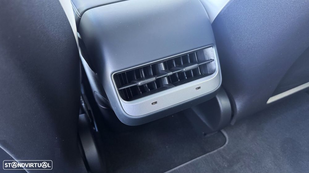 Tesla Model 3 Performance Dual Motor AWD - 29