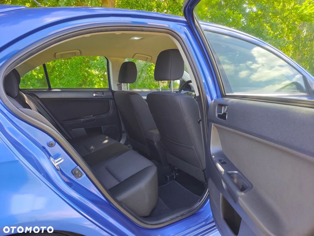 Mitsubishi Lancer 1.8 Intense - 23