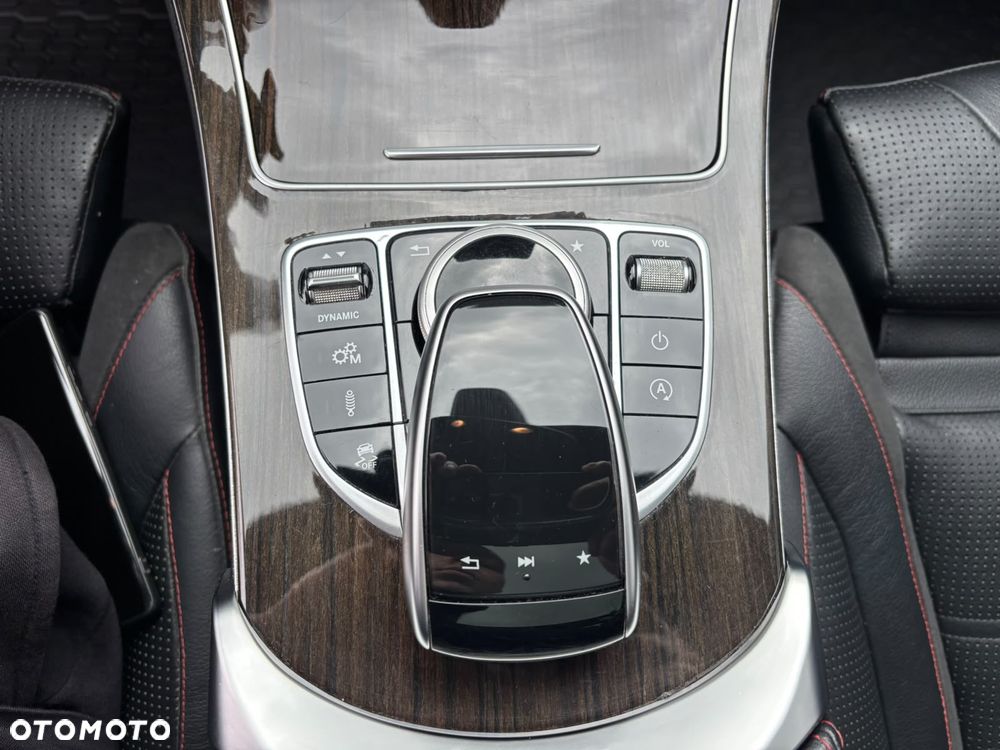 Mercedes-Benz Klasa C AMG 43 4Matic 9G-TRONIC - 38