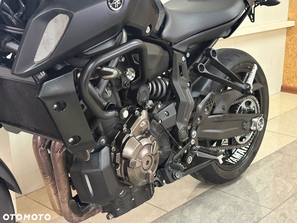 Yamaha MT - 8