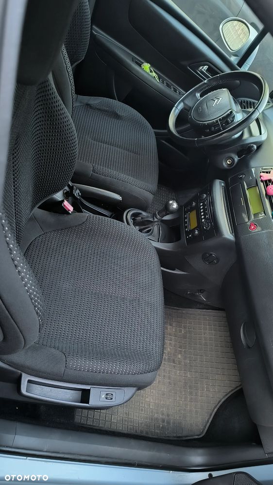 Citroën C4 2.0 16V Exclusive - 19