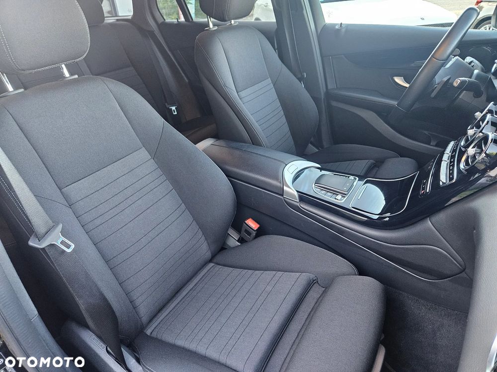 Mercedes-Benz GLC 300 e 4-Matic - 19
