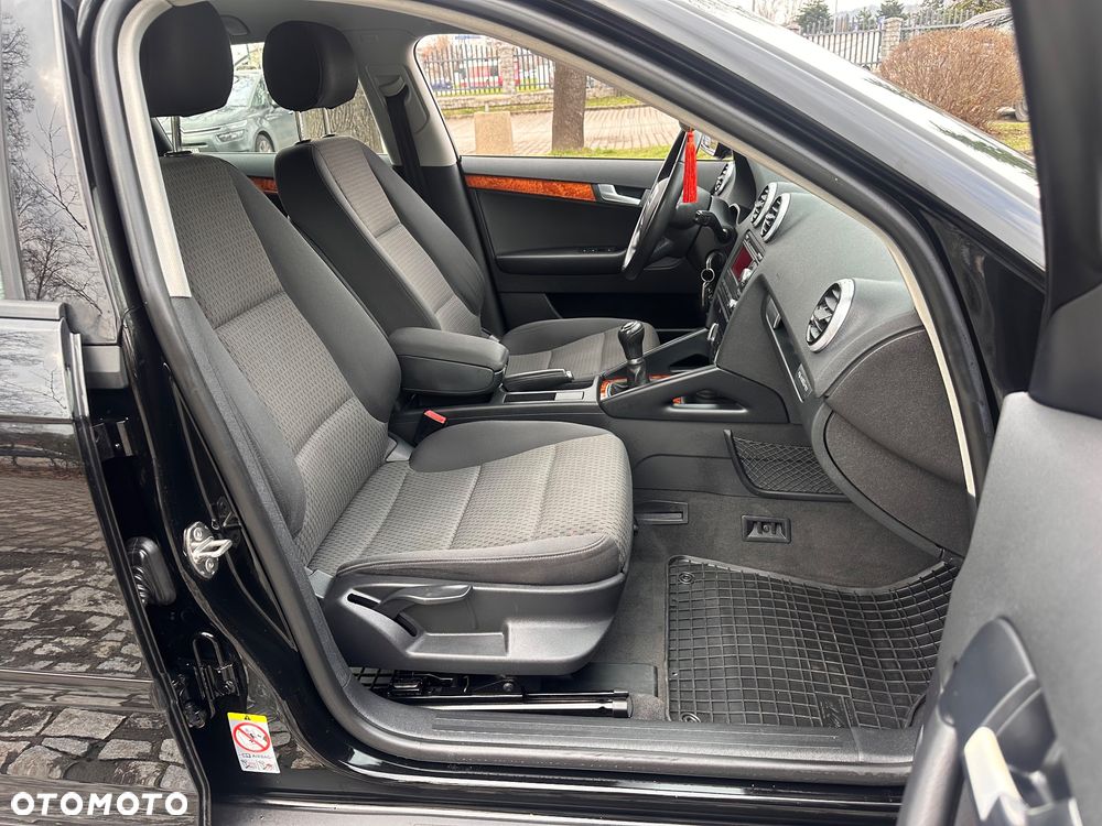 Audi A3 Sportback 2.0 TDI DPF quattro Ambiente - 6